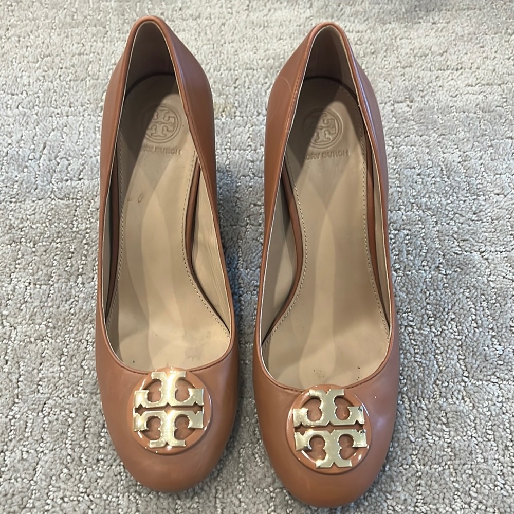 Womens Tory Burch shoes - size 8.5